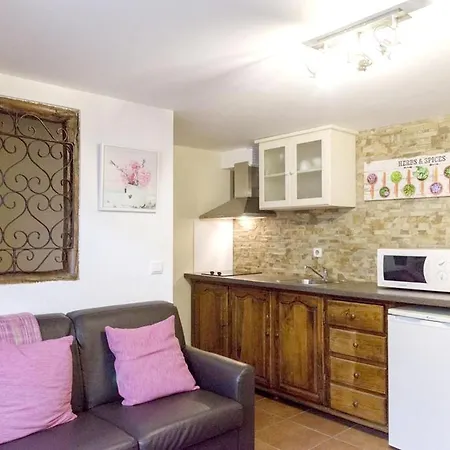 Villa Charming In Cividade, 150 M² With Private Pool