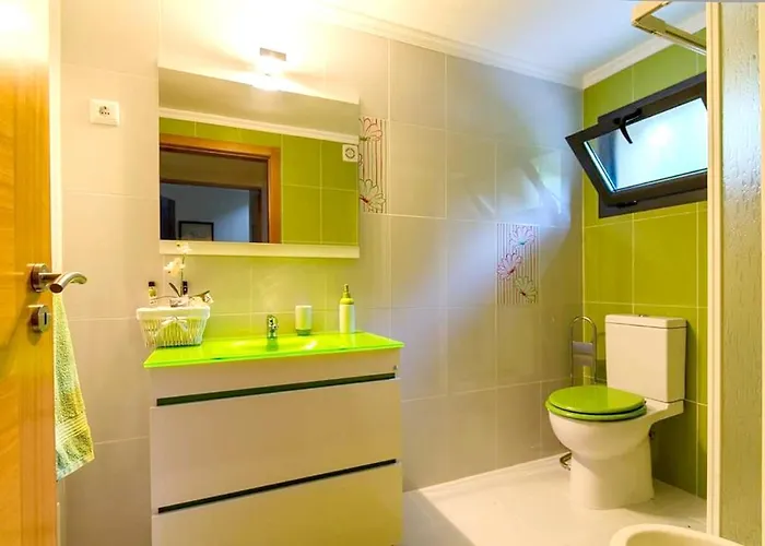 Charming In Cividade, 150 M² With Private Pool