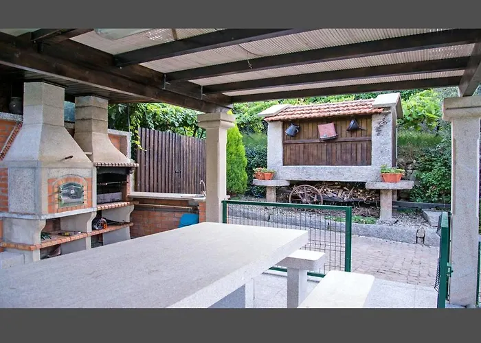 Villa Charming In Cividade, 150 M² With Private Pool Cividade